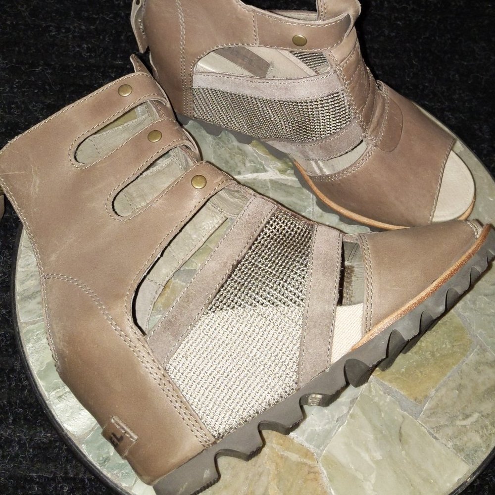 Sorel gladiator sandals